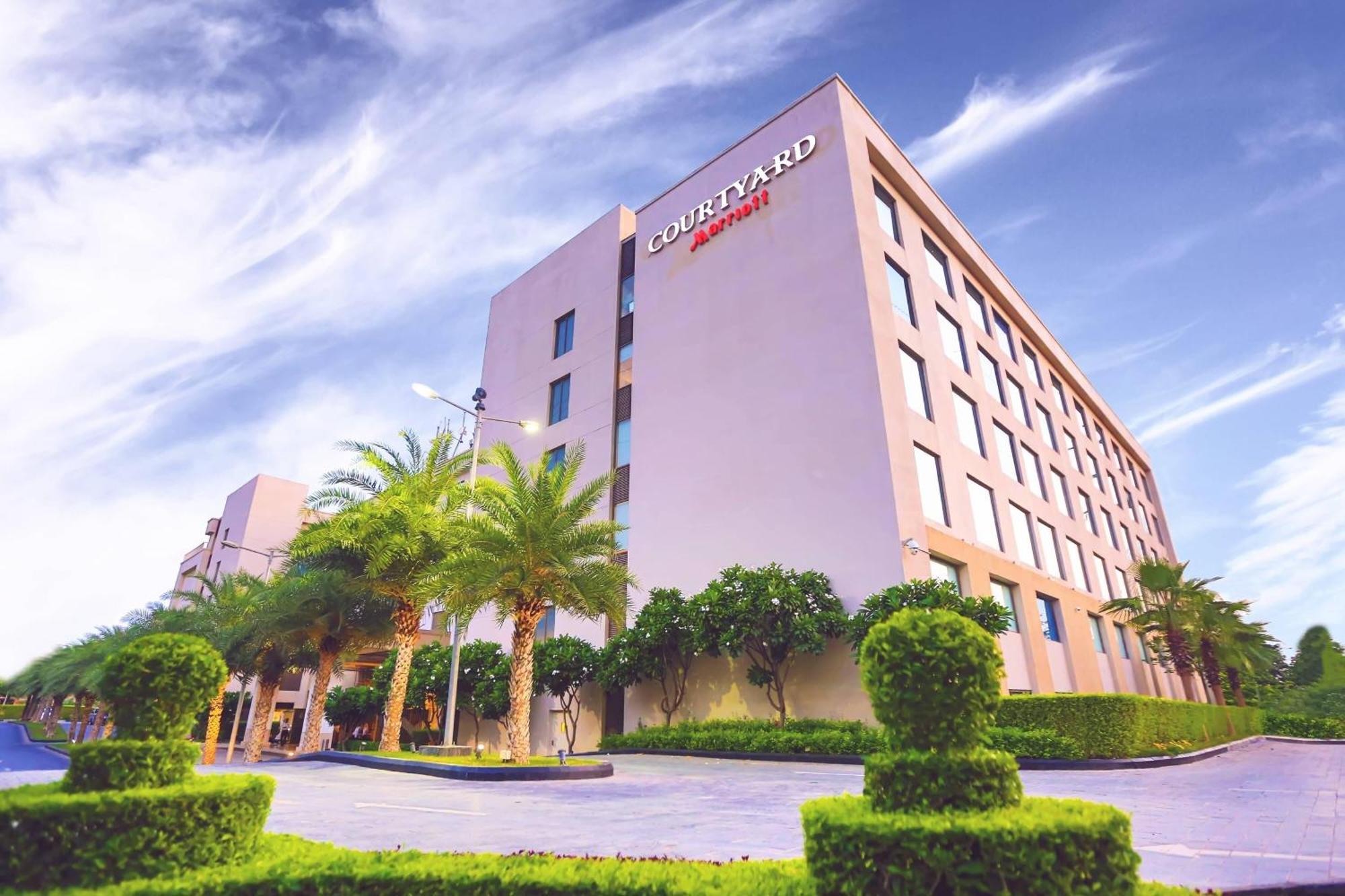 Courtyard By Marriott Agra Hotel Eksteriør billede Courtyard by Marriott, Gurgaon
